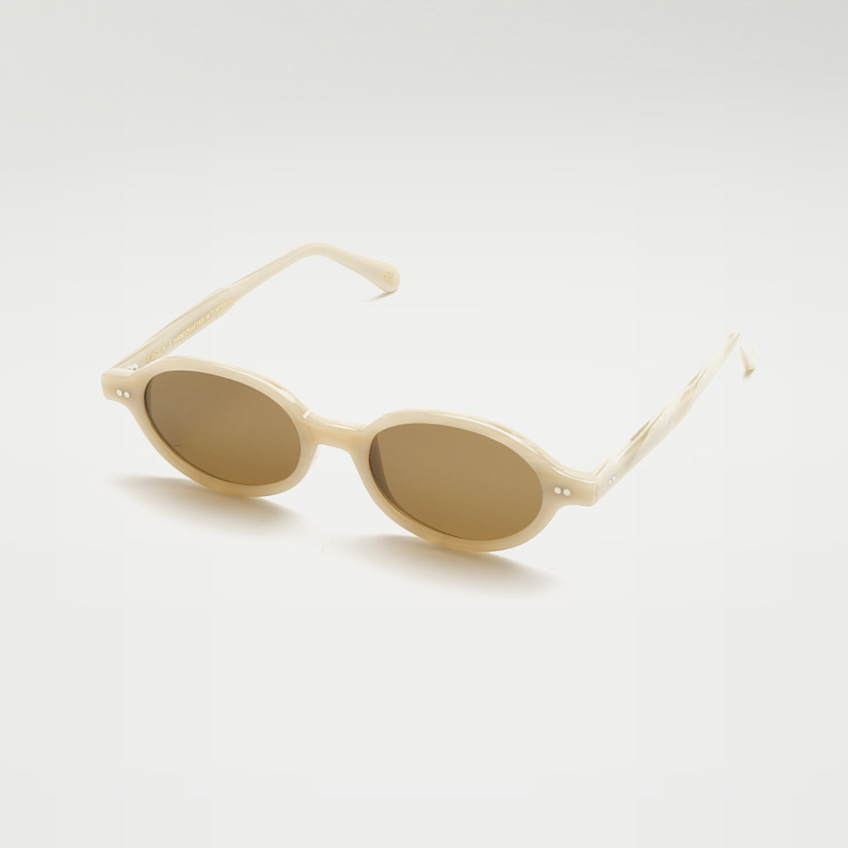Mireye Kirra sunglasses in white pearl, perspective view.