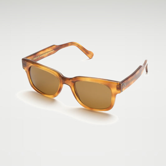 Mireye Roti sunglasses in amber honey, perspective view.