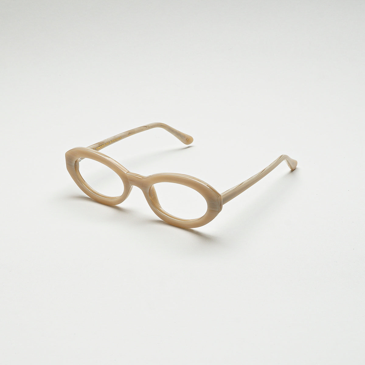 Perspective view of Coolangatta White Pearl optical frame