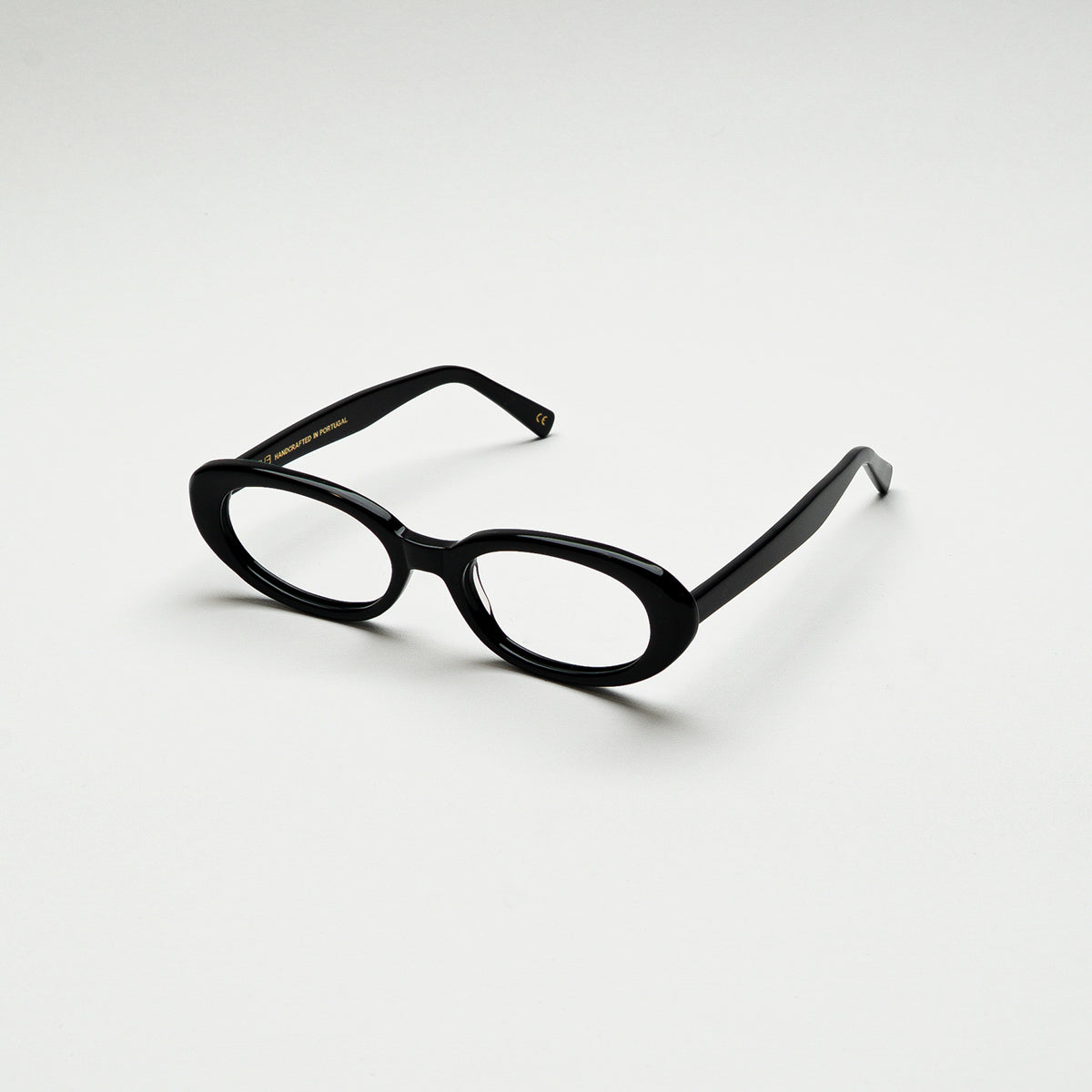 Perspective view of Emmy Black optical frame