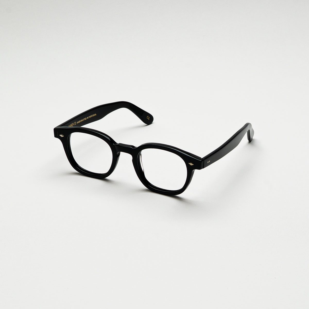 Perspective view of Fire Black optical frame