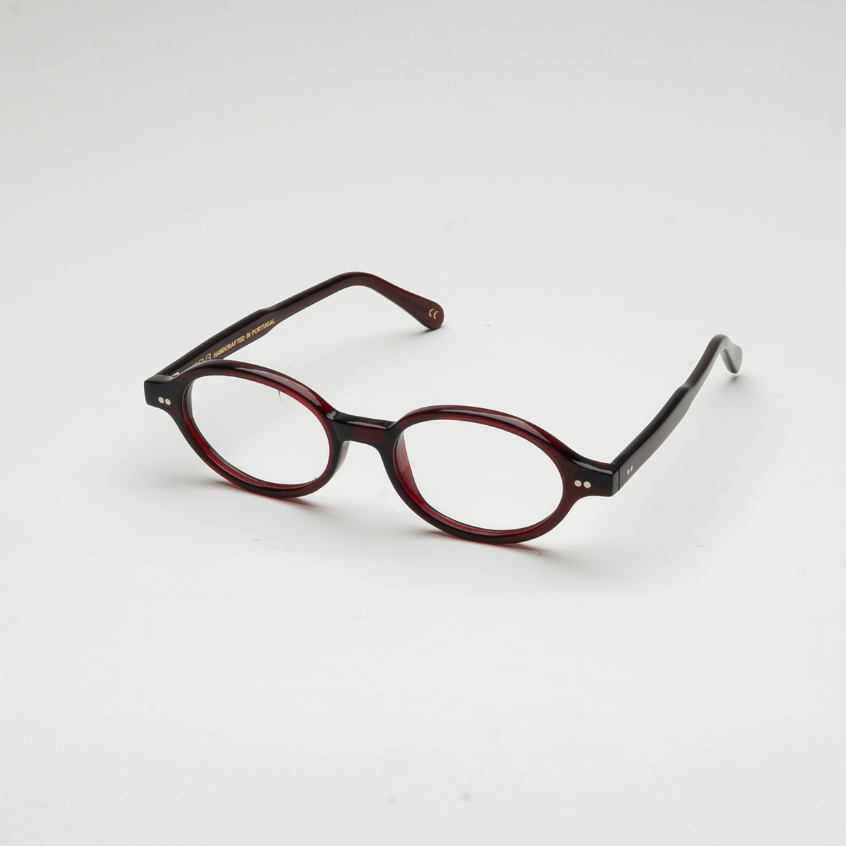 Perspective view of Kirra Oxblood optical frame