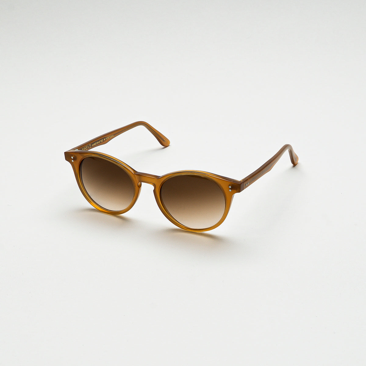 Mireye Air sunglasses in honey, perspective view.