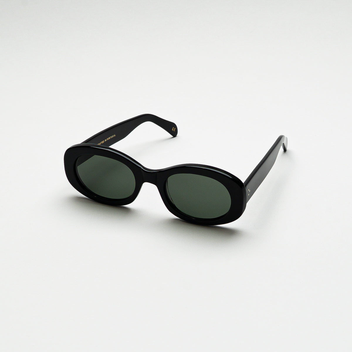 Mireye Cosmic sunglasses in black, perspective view.