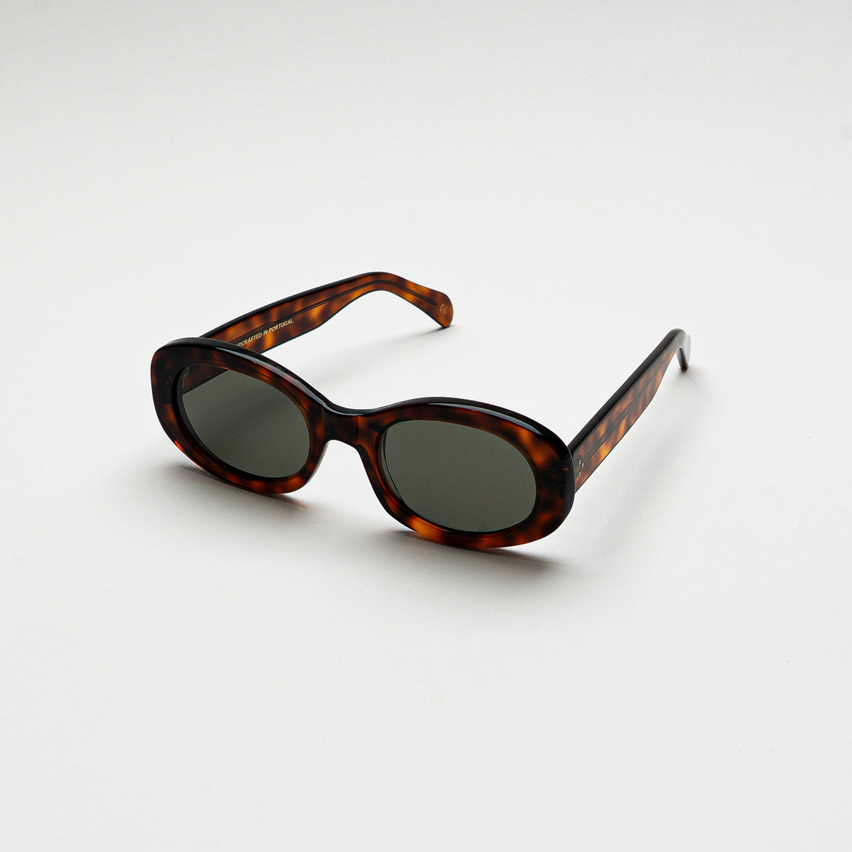Mireye Cosmic sunglasses in tortoise, perspective view.