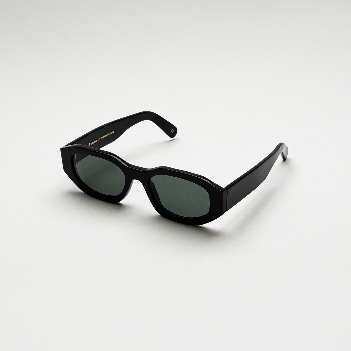 Mireye Kalahari sunglasses in black, perspective view.