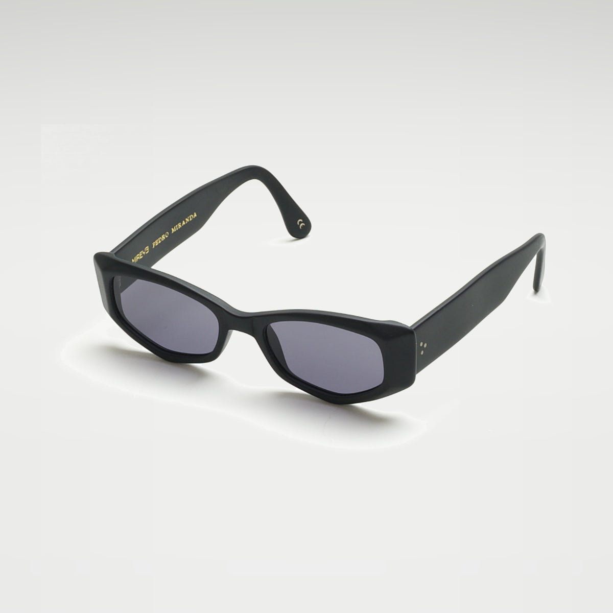 Mireye Mundaka sunglasses in black, perspective view.
