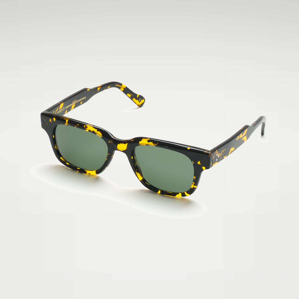 Mireye Roti sunglasses in eclipse tortoise, perspective view.