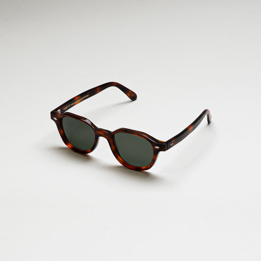Mireye sunglasses in tortoise, perspective view.
