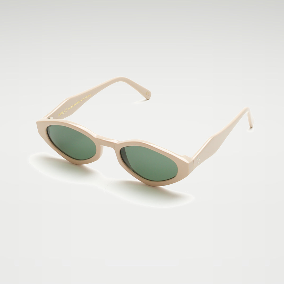 Mireye Wicklow sunglasses in nude green, perspective view.