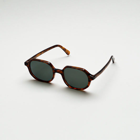 Mireye Zicattela sunglasses in tortoise, perspective view.