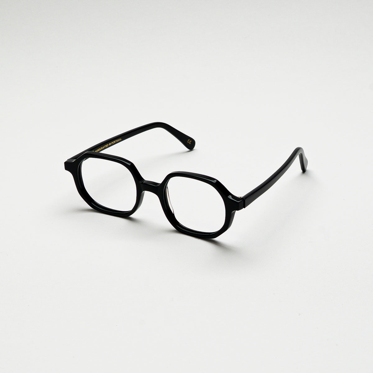 Perspective view of Zicatela Black optical frame