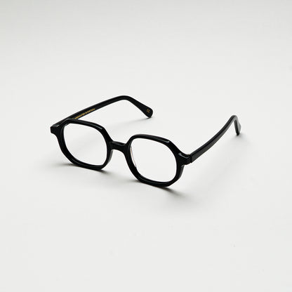 Perspective view of Zicatela Black optical frame