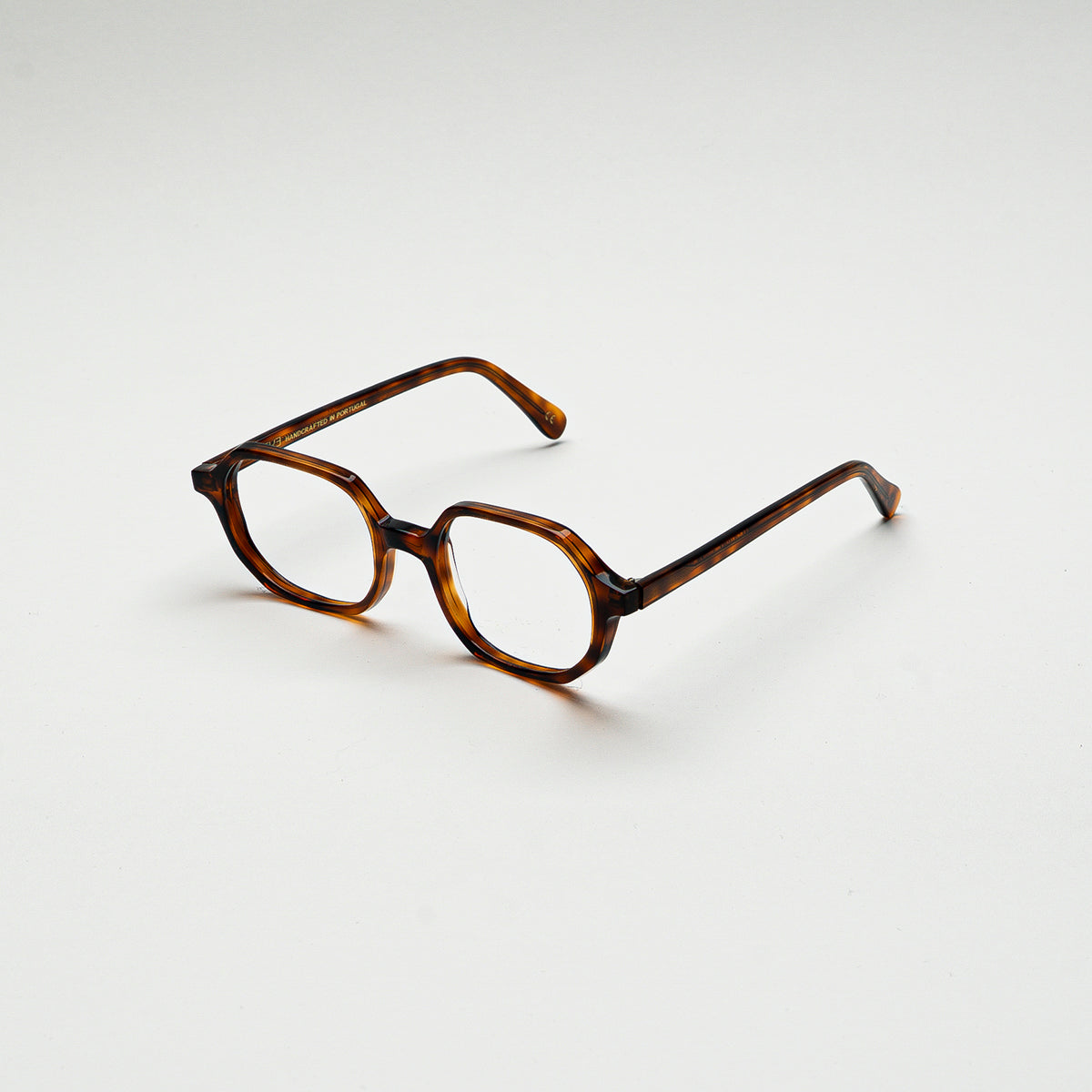 Perspective view of Zicatela Tortoise optical frame